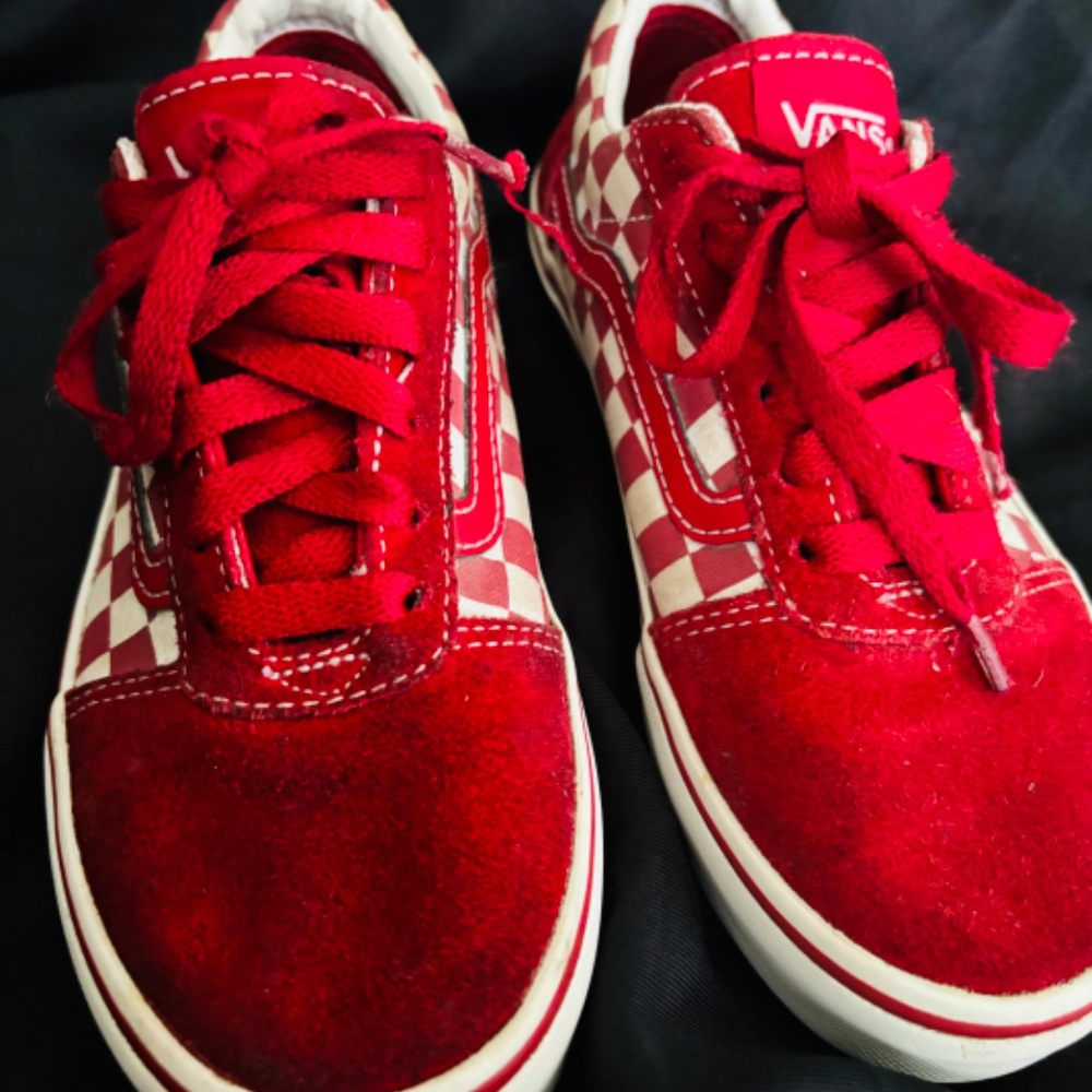 Vans - Picture 3 of 4